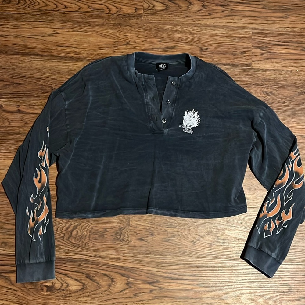 Urban Outfitters Tiger Cropped Long Sleeve Top